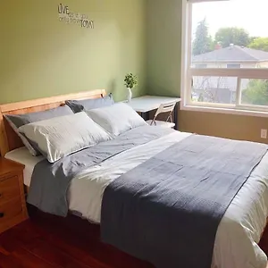 Nice With Private Bath In Mid Town Homestay Toronto
