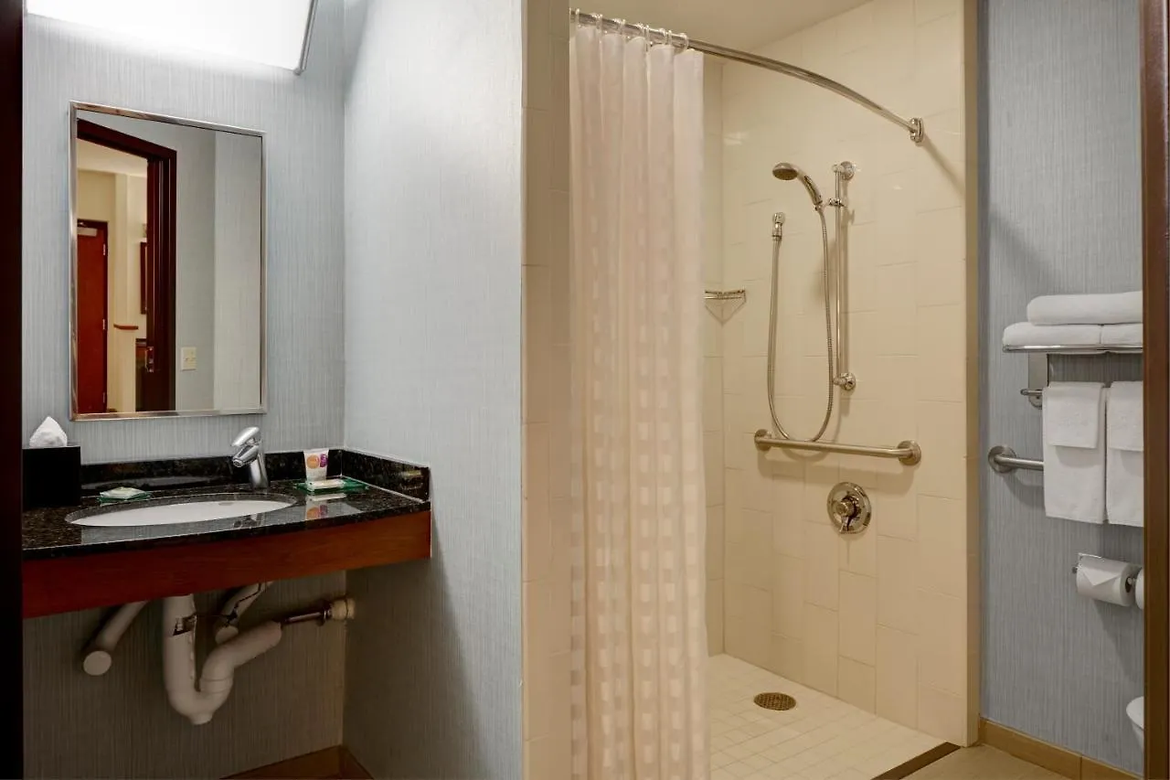 Hyatt Place Calgary Airport 3*,